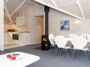 23869806-Ferienhaus-6-Fårvang-300x225-4