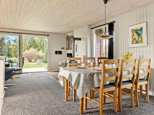 24002993-Ferienhaus-4-Fårvang-300x225-5