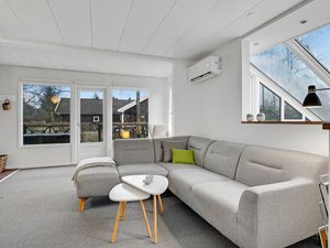 23755824-Ferienhaus-4-Fårvang-300x225-4