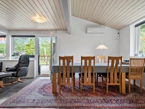 24043878-Ferienhaus-8-Fårvang-300x225-4