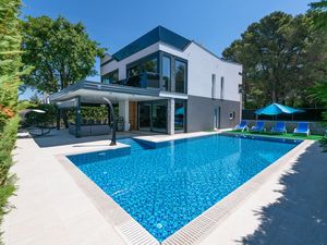 Ferienhaus für 10 Personen (280 m²) in Fažana