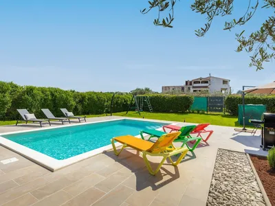 PoolOfHouse