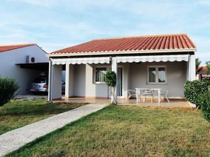 Ferienhaus für 8 Personen (95 m²) ab 160 € in Fažana