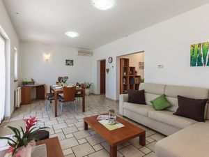 23727386-Ferienhaus-6-Fažana-300x225-4