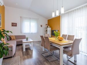 23720647-Ferienhaus-6-Fažana-300x225-3