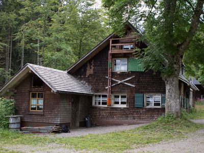 Räuberhütte im Sommer