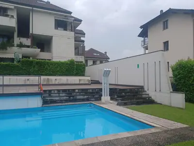 PoolOfHouse