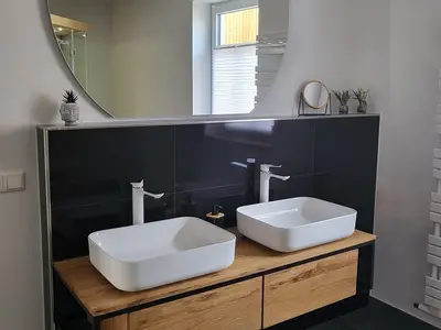 Bad EG mit ebenerdiger Dusche und Sauna