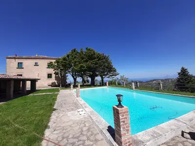 PoolOfHouse