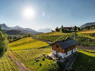 Außenseite Ferienhaus [Sommer]