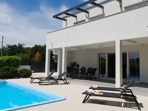 22445345-Ferienhaus-6-Filipana-300x225-1