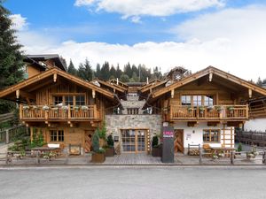 23288046-Ferienhaus-6-Flachau-300x225-0