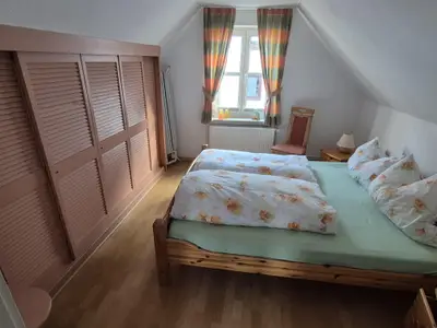 Schlafzimmer 2