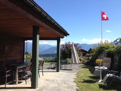 Terrasse mit Garten