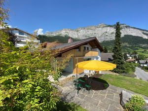 21745903-Ferienhaus-12-Flims-300x225-3