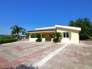 23897198-Ferienhaus-7-Floridia-300x225-0