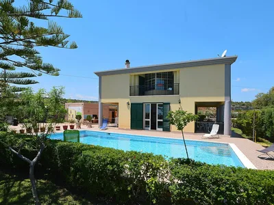 PoolOfHouse