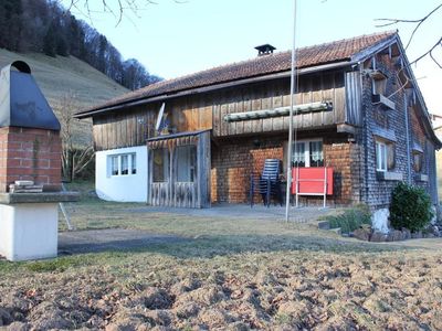 Sitzplatz und Cheminee im Herbst