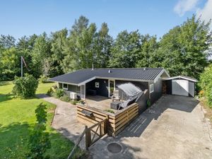 23583949-Ferienhaus-4-Føllenslev-300x225-0