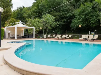 PoolOfHouse