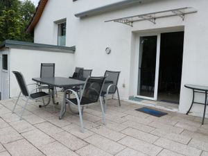 23487463-Ferienhaus-8-Forst-300x225-1