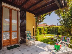 23859050-Ferienhaus-6-Forte Dei Marmi-300x225-1