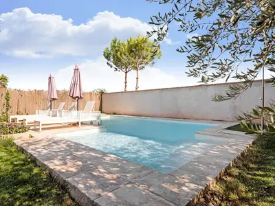 PoolOfHouse