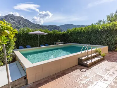 PoolOfHouse