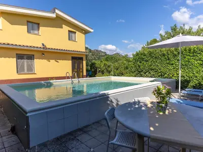 PoolOfHouse