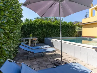PoolOfHouse