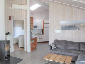 23724756-Ferienhaus-12-Friedrichskoog-300x225-1