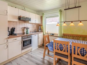 23747948-Ferienhaus-6-Friedrichskoog-300x225-4