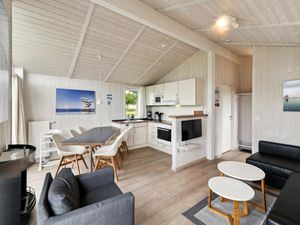 23731036-Ferienhaus-4-Friedrichskoog-300x225-4