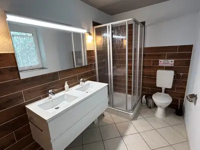INSIDE, BATHROOM