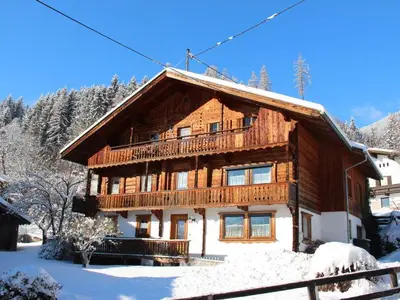 Zillertal-Fuegen-Haus-Thoma-Huber-Haus-Winter