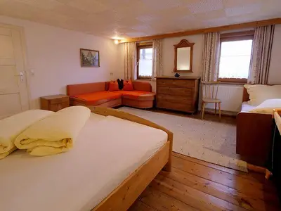 Zillertal-Fuegen-Haus-Thoma-Huber-Dreibettzimmer2