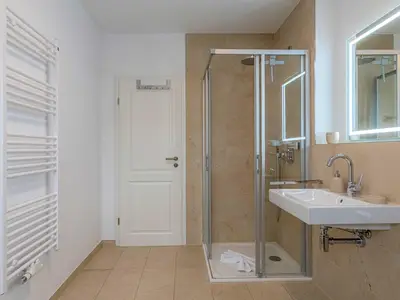 Einfamilienhaus Ostseenest Fuhlendorf - Badezimmer