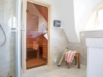 Bad OG mit Dusche und Sauna