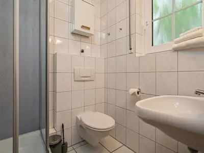 Ferienhaus Waldblick am Plauer See Bad mit Dusche