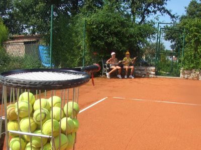 PRIVATE TENNISPLATZ