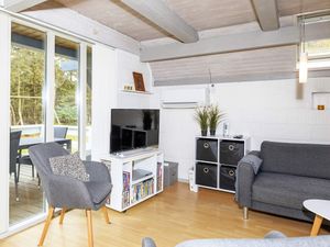 14096740-Ferienhaus-8-Fur-300x225-2