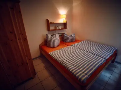 Schlafzimmer 1 mit Doppelbett