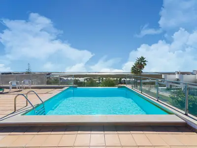 PoolOfHouse