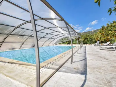 PoolOfHouse