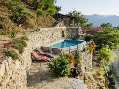 PoolOfHouse