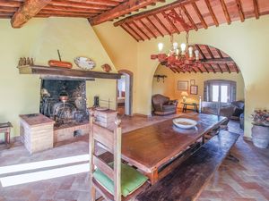 23740075-Ferienhaus-8-Gaiole In Chianti-300x225-2