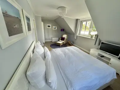 Großes Schlafzimmer