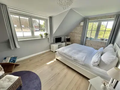 Großes Schlafzimmer