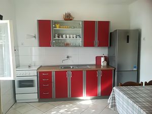 18322834-Ferienhaus-5-Gdinj-300x225-4