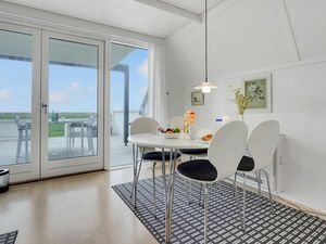 23757944-Ferienhaus-4-Gedser-300x225-4